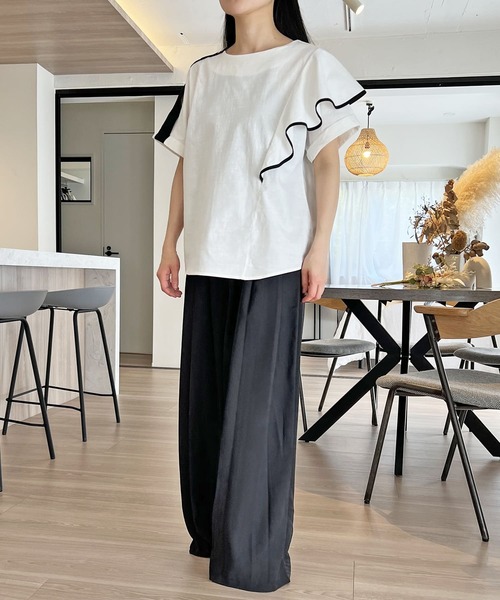 Jewelobe(ジュエローブ)の「アシンメトリー配色ラッフルトップス(シャツ/ブラウス・レディース・ホワイト/ベージュ/ブラック・FREE)」の21枚目の写真