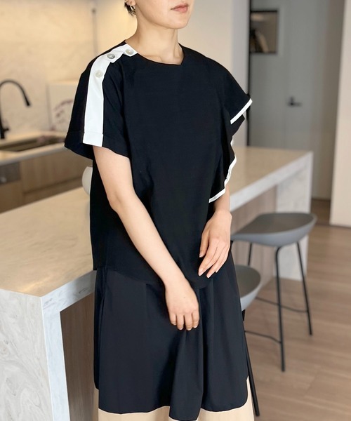 Jewelobe(ジュエローブ)の「アシンメトリー配色ラッフルトップス(シャツ/ブラウス・レディース・ホワイト/ベージュ/ブラック・FREE)」の5枚目の写真