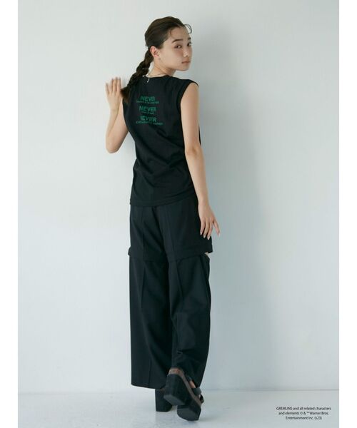 MURUA（ムルーア）の「【GREMLiNS】ロゴプリントタンク（タンクトップ・レディース・ホワイト/ブラック・FREE）」の3枚目の写真