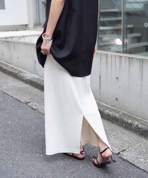 COLONY 2139（コロニートゥーワンスリーナイン）の「リブIラインスカート（スカート・レディース・ブラック/アイボリー/ブルー/ライム・SMALL/MEDIUM）」の3枚目の写真