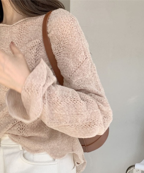 deux amour(ドゥーザムール)の「スカラップ袖透かし編み短丈ニット(ニット/セーター・レディース・ホワイト/ピンク・FREE)」の4枚目の写真