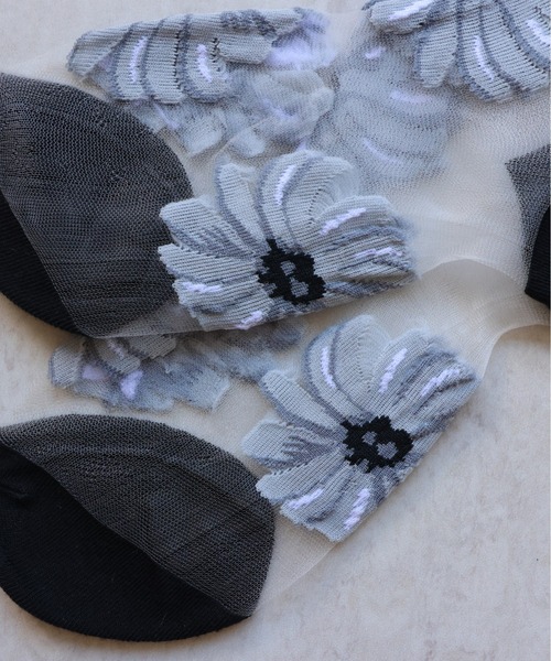 emesuelee（エメスーリー）の「シアーソックス（ソックス/靴下・レディース・レッド/ブラック/ブルー・フリー）」の7枚目の写真