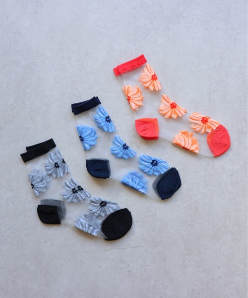 emesuelee（エメスーリー）の「シアーソックス（ソックス/靴下・レディース・レッド/ブラック/ブルー・フリー）」の5枚目の写真