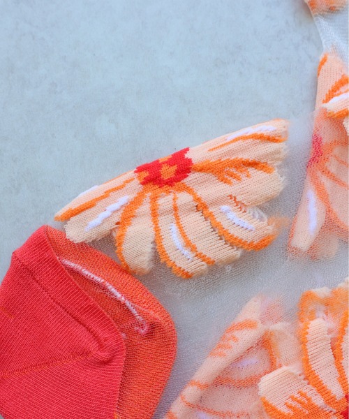 emesuelee（エメスーリー）の「シアーソックス（ソックス/靴下・レディース・レッド/ブラック/ブルー・フリー）」の6枚目の写真