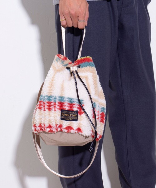PENDLETON(ペンドルトン)の「【PENDLETON/ペンドルトン】別注HARDING ボアミニショルダー 巾着ショルダー 2WAY(ショルダーバッグ・メンズ・ブラック/オフホワイト/ブラウン・FREE)」の13枚目の写真