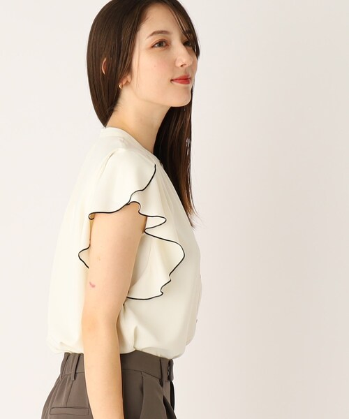 index（インデックス）の「◆バイカラーフリルスリーブブラウス【洗濯機洗い可/イージーアイロン】（シャツ/ブラウス・レディース・ホワイト系7/ライトグレー系4/ブラック系4・36/38/42/40）」の6枚目の写真