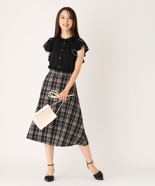 index（インデックス）の「◆バイカラーフリルスリーブブラウス【洗濯機洗い可/イージーアイロン】（シャツ/ブラウス・レディース・ホワイト系7/ライトグレー系4/ブラック系4・36/38/42/40）」の8枚目の写真