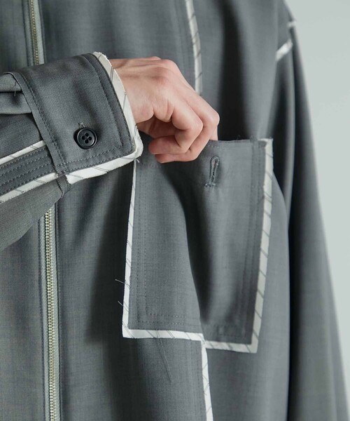 UNITED TOKYO(ユナイテッドトウキョウ)の「カットオフサファリシャツブルゾン(シャツ/ブラウス・メンズ・ブラック/グレー・1/2)」の14枚目の写真