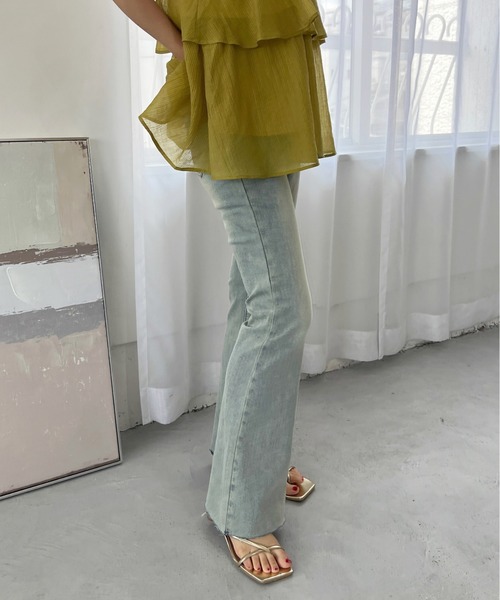 Olu.（オルドット）の「ハイウエストストレッチフレアデニム（デニムパンツ・レディース・グレー/ライトブルー・1/0）」の6枚目の写真