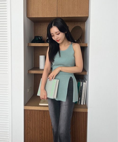 Olu.（オルドット）の「ハイウエストストレッチフレアデニム（デニムパンツ・レディース・グレー/ライトブルー・1/0）」の11枚目の写真