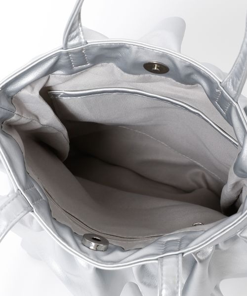 mysty woman（ミスティウーマン）の「フェイクレザーフリルトートBAG 989541（トートバッグ・レディース・ブラック/アイボリー/シルバー・FREE）」の18枚目の写真