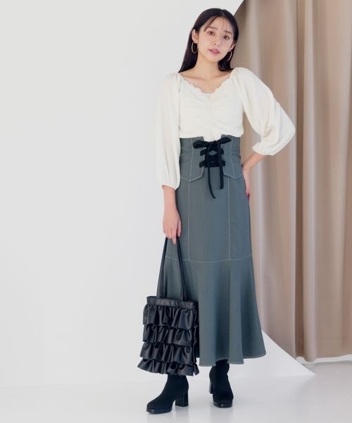 mysty woman（ミスティウーマン）の「フェイクレザーフリルトートBAG 989541（トートバッグ・レディース・ブラック/アイボリー/シルバー・FREE）」の7枚目の写真