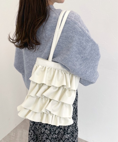 mysty woman（ミスティウーマン）の「フェイクレザーフリルトートBAG 989541（トートバッグ・レディース・ブラック/アイボリー/シルバー・FREE）」の20枚目の写真
