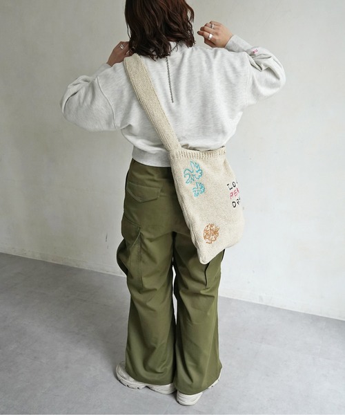 CPCM（シーピーシーエム）の「チビロゴ刺繍ショート裏毛プルオーバー（スウェット・レディース・ライム/オフホワイト/グレー/ネイビー・F）」の14枚目の写真