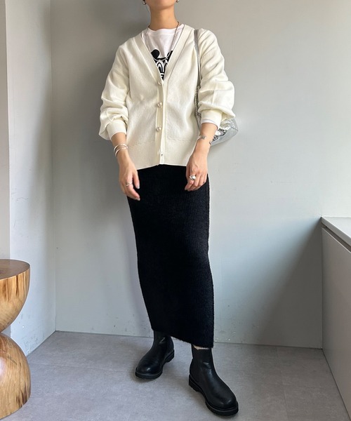 SHENERY（シーナリー）の「パールボタンVネックニットカーディガン（カーディガン/ボレロ・レディース・ミント/オフホワイト/ブラック・FREE）」の22枚目の写真