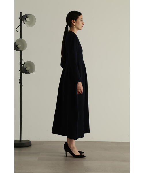 JILL STUART（ジルスチュアート）の「◆ポリエステルニットロングワンピース（ワンピース・レディース・ネイビー/ベージュ・2/4）」の15枚目の写真