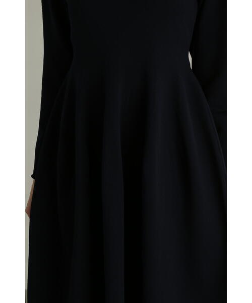 JILL STUART（ジルスチュアート）の「◆ポリエステルニットロングワンピース（ワンピース・レディース・ネイビー/ベージュ・2/4）」の18枚目の写真