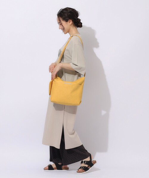 SHOO・LA・RUE(シューラルー)の「◆【A4サイズ対応/ポーチ付き】シーズンレスで使える ダブルフェイス ショルダーバッグ(ショルダーバッグ・レディース・イエロー/ブルー系その他/ピンク系/ライトベージュ/ブラック/グレー・00)」の10枚目の写真