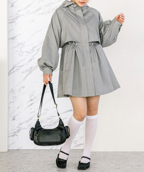 OLIVE des OLIVE（オリーブデオリーブ）の「フードトレンチチュニックコート　1041080030（トレンチコート・レディース・ライトグレー/ライトベージュ・FREE）」の3枚目の写真