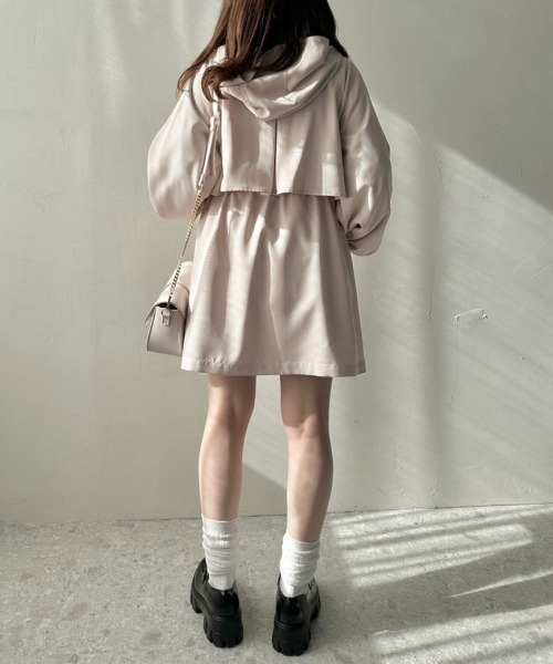 OLIVE des OLIVE（オリーブデオリーブ）の「フードトレンチチュニックコート　1041080030（トレンチコート・レディース・ライトグレー/ライトベージュ・FREE）」の9枚目の写真
