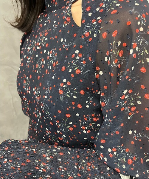 EIMY ISTOIRE(エイミーイストワール)の「Corrie flower カッティングワンピース(ワンピース・レディース・ホワイト/ネイビー・S/M)」の19枚目の写真