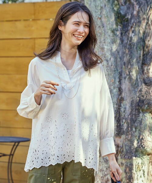 【セール】【SLOW/一部店舗限定】フラワーエンブロイダリー ブラウス（シャツ/ブラウス）｜23区（ニジュウサンク）