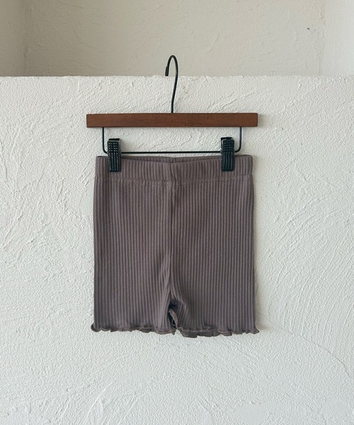 pairmanon（ペアマノン）の「【リブコットン100】ガールズ 1分丈リブレギンス（レギンス/スパッツ・キッズ・モカ/アイボリー/ブラック/ライトベージュ/グレイッシュベージュ/ベージュ/ブラウン・110/120/150/90/100/130/140）」の4枚目の写真