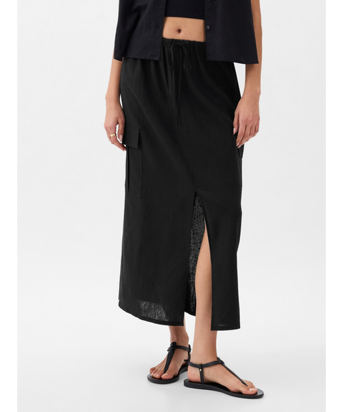 GAP（ギャップ）の「リネンブレンド カーゴ ミディスカート（スカート・レディース・カーキ/ブラック/ベージュ・M/XS/XXS/S/L）」の2枚目の写真