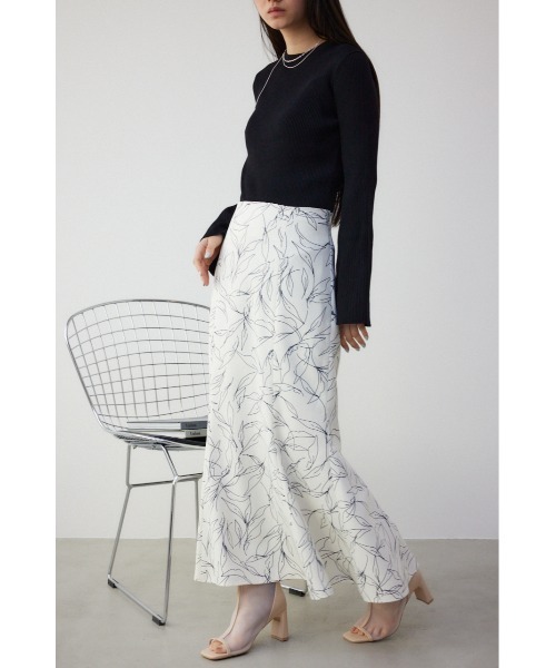 AZUL by moussy（アズールバイマウジー）の「スレンダーマーメイドスカート（スカート・レディース・ブラック系その他/ブラック/ホワイト系その他・SMALL/MEDIUM）」の5枚目の写真