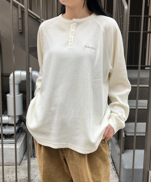 BROKEN BASE(ブロークンベース)の「ヘンリーネックワッフルロンT(Tシャツ/カットソー・メンズ・ネイビー/ブルー/アイボリー・MEDIUM/LARGE)」の2枚目の写真