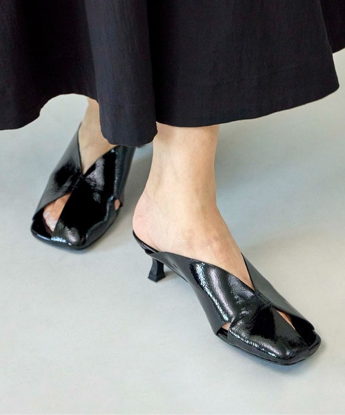 【2024春夏新作】LE VERNIS(ル・ベルニ)Asynmetory mules（サンダル）｜LE VERNIS（ル・ベルニ）