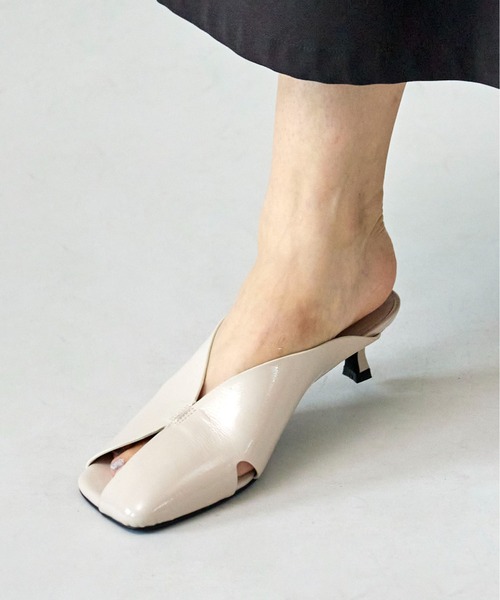 【2024春夏新作】LE VERNIS(ル・ベルニ)Asynmetory mules（サンダル）｜LE VERNIS（ル・ベルニ）