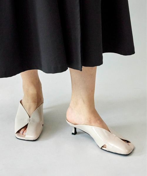 【2024春夏新作】LE VERNIS(ル・ベルニ)Asynmetory mules（サンダル）｜LE VERNIS（ル・ベルニ）