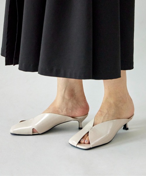 【2024春夏新作】LE VERNIS(ル・ベルニ)Asynmetory mules（サンダル）｜LE VERNIS（ル・ベルニ）