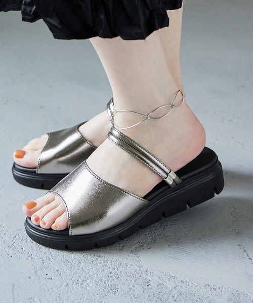 Fashion Letter(ファッションレター)の「日本製トラックソールサンダル レディース 24SS(サンダル・レディース・シルバー系その他/ブラック・S/M/L/LL)」の20枚目の写真