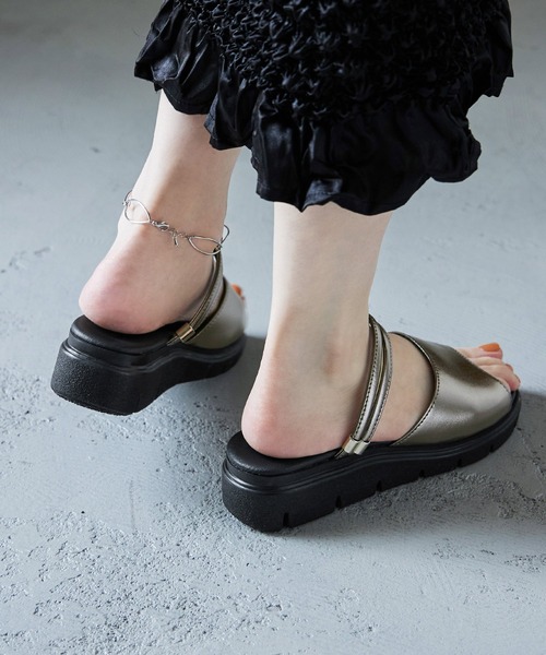 Fashion Letter(ファッションレター)の「日本製トラックソールサンダル レディース 24SS(サンダル・レディース・シルバー系その他/ブラック・S/M/L/LL)」の19枚目の写真