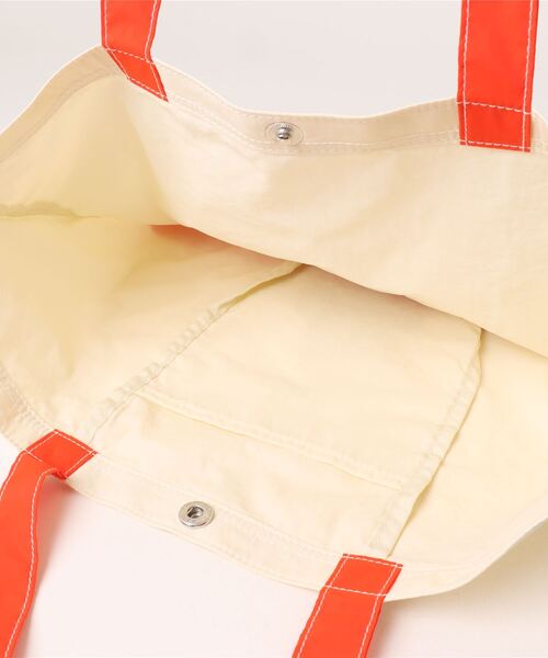 FRUIT OF THE LOOM（フルーツオブザルーム）の「【FRUIT OF THE LOOM】フルーツオブザルームトートバッグ（トートバッグ・レディース・ブルー/ホワイト/ブラック・ONE SIZE）」の4枚目の写真