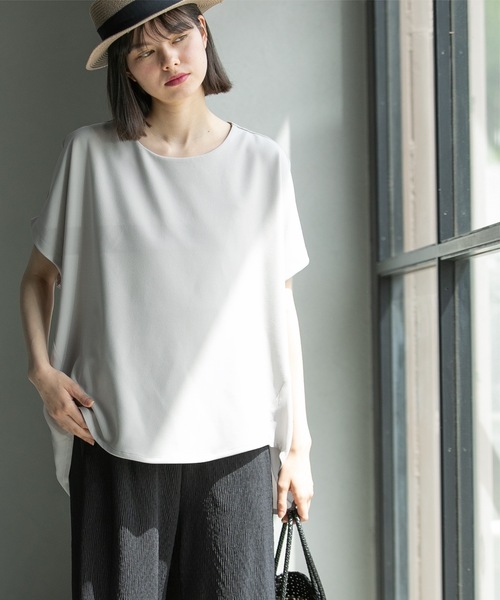 OPAQUE.CLIP(オペークドットクリップ)の「◆UV ドッキングドルマントップス【洗濯機洗い可】(Tシャツ/カットソー・レディース・スモーキーグリーン系/ブラウン系その他/ライトグレー/ブラック・36/38/40/42)」の5枚目の写真