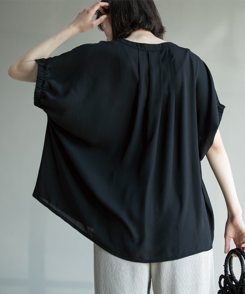OPAQUE.CLIP(オペークドットクリップ)の「◆UV ドッキングドルマントップス【洗濯機洗い可】(Tシャツ/カットソー・レディース・スモーキーグリーン系/ブラウン系その他/ライトグレー/ブラック・36/38/40/42)」の17枚目の写真