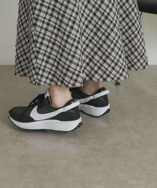 NIKE(ナイキ)の「NIKE ワッフル デビュー(スニーカー・レディース・ホワイト/ブラック・24.5/24/23.5)」の8枚目の写真