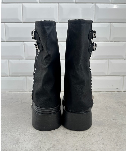 Loueme（ルエム）の「ダブルベルトPUゲートルブーツ（ブーツ・レディース・ブラウン/ブラック・23.5cm/24.5cm）」の13枚目の写真