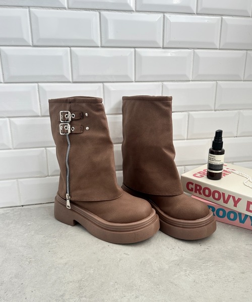 Loueme（ルエム）の「ダブルベルトPUゲートルブーツ（ブーツ・レディース・ブラウン/ブラック・23.5cm/24.5cm）」の16枚目の写真