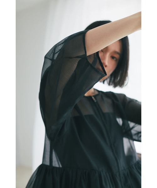 &. NOSTALGIA(アンドドットノスタルジア)の「バルーンペプラムシアーブルゾン(ブルゾン・レディース・ベージュ/ブラック・M)」の5枚目の写真