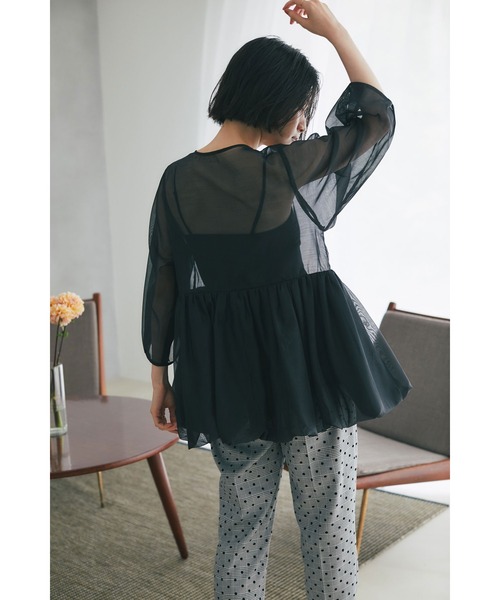 &. NOSTALGIA(アンドドットノスタルジア)の「バルーンペプラムシアーブルゾン(ブルゾン・レディース・ベージュ/ブラック・M)」の8枚目の写真