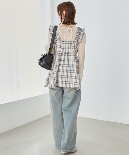 MAJESTIC LEGON（マジェスティックレゴン）の「チョーカー付シアーレーストップス（Tシャツ/カットソー・レディース・オフホワイト/アイボリー/ホワイト系その他2/ブラック系その他/ブラック・MEDIUM）」の21枚目の写真