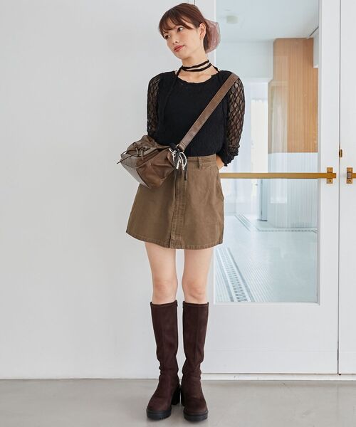 MAJESTIC LEGON（マジェスティックレゴン）の「チョーカー付シアーレーストップス（Tシャツ/カットソー・レディース・オフホワイト/アイボリー/ホワイト系その他2/ブラック系その他/ブラック・MEDIUM）」の9枚目の写真