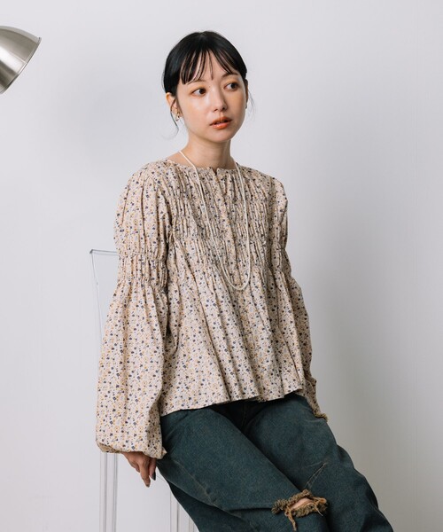 セール】花柄 シャーリングトップス（シャツ/ブラウス