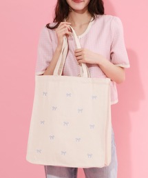 Ober Tashe（オーバータッシェ）の「リボン刺繍キャンバストートバッグ（トートバッグ）」