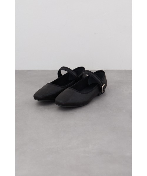 AZUL by moussy（アズールバイマウジー）の「スクエアトゥストラップフラットパンプス（パンプス・レディース・ブラック系その他/シルバー/ブラック・MEDIUM/LARGE/SMALL）」の6枚目の写真