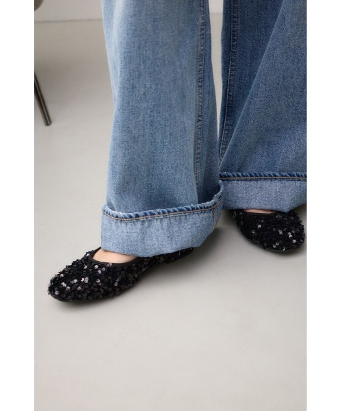 AZUL by moussy（アズールバイマウジー）の「スクエアトゥストラップフラットパンプス（パンプス・レディース・ブラック系その他/シルバー/ブラック・MEDIUM/LARGE/SMALL）」の12枚目の写真
